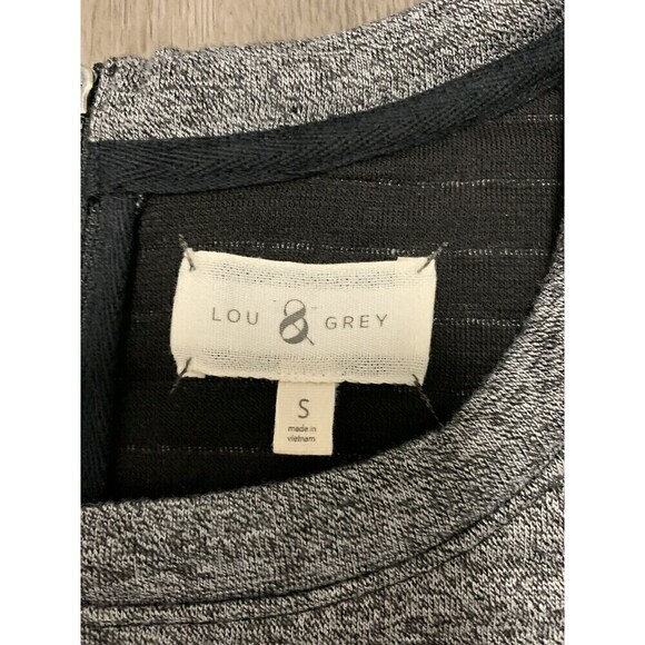 LOU & Grey Heather Gray Embossed Stripe Shift Dress Size S Short‎ Sleeve - Picture 2 of 8